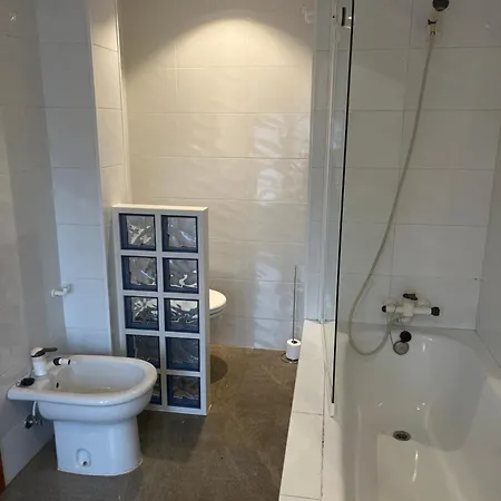 Piso En Con Mejores Vistas Y Garaje بايونا